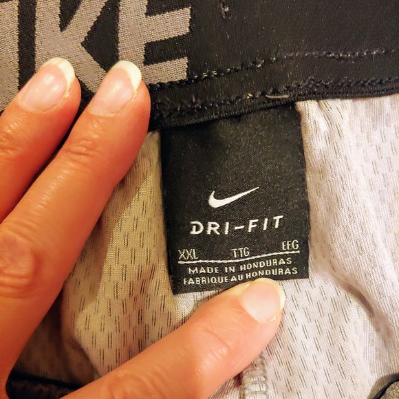 💥Nike Athletic Shorts💥 - Picture 4 of 5